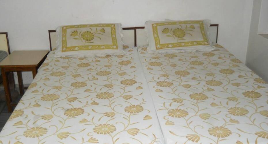 Hotel Akad Palace, Lalsot 5